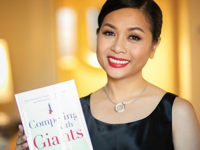 Sách “Vượt lên người khổng lồ” ra mắt tại New York 
