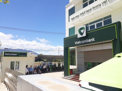 Chi nhánh Ngân hàng Vietcombank Ninh Hòa, nơi vừa bị cướp tấn công.