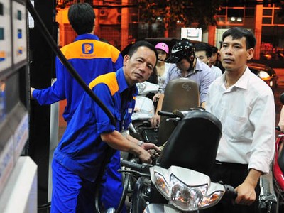 Giá xăng có thể được điều chỉnh vào ngày mai.