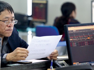 EPS cao, giá cổ phiếu thấp: Cơ hội hay “cái bẫy”?