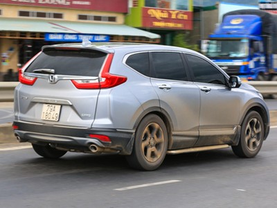 Cần tính toán điều kiện giao thông để chọn tốc độ phù hợp.