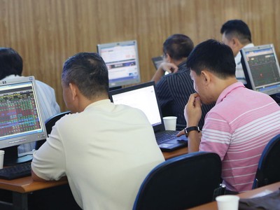 Cổ phiếu TNA trước áp lực pha loãng 