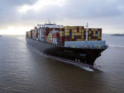 Một tàu chở hàng từ Trung Quốc. Ảnh: Bloomberg