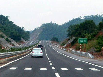 Nút giao IC12 - IC14 cao tốc Nội Bài - Lào Cai sẽ thông xe trở lại từ ngày 27/9.