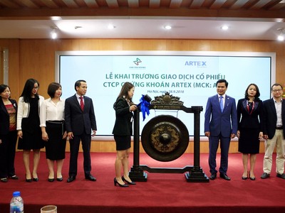 Giá tham chiếu trong ngày giao dịch đầu tiên của cổ phiếu ART được xác định ở mức 8.100 đồng/cổ phiếu.