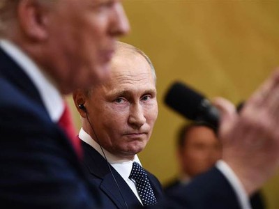 Tổng thống Vladmir Putin trong cuộc gặp với người đồng cấp Mỹ Donald Trump tại Phần Lan hồi tháng 7 (Ảnh: NBC)