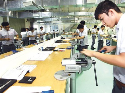 Việc hàng loạt tập đoàn lớn không ngừng đầu tư vào Việt Nam gần đây đã chứng minh cho thành công của Việt Nam trong điều chỉnh chính sách thu hút FDI. Trong ảnh: Đào tạo nhân lực tại nhà máy của Bosch tại Bình Dương. Ảnh: Đức Thanh.