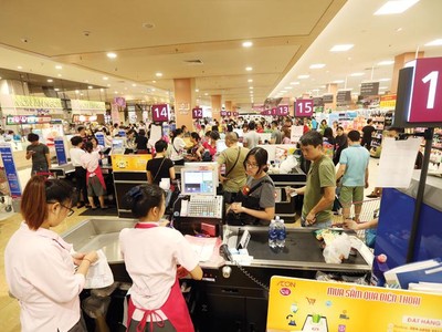 Hàng loạt doanh nghiệp hàng đầu Nhật Bản, như ANA, AEON, Mitsui... đã và đang tích cực triển khai dự án tại Việt Nam. Trong ảnh: Trung tâm thương mại AEON Mall Long Biên (Hà Nội). Ảnh: Đức Thanh.