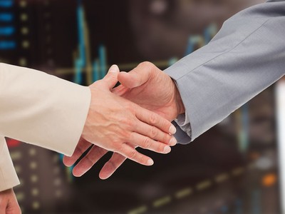 Chứng khoán là lĩnh vực hàm chứa rủi ro và kỳ vọng rất lớn.