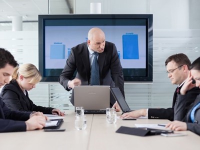 Cách đối phó với sếp cuồng công việc