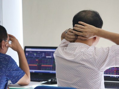 Vướng mắc trong giao dịch chứng khoán điện tử