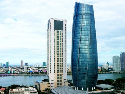 Toà nhà hành chính (hình tròn) của thành phố Đà Nẵng. Ảnh: Nguyễn Đông.