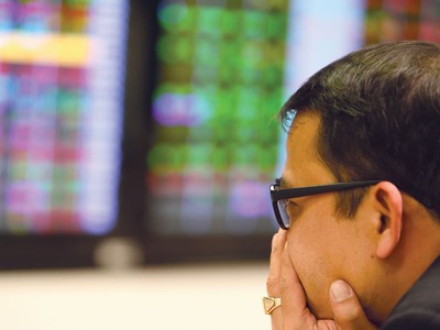 Tuy rủi ro giao dịch chứng khoán phái sinh rất lớn, nhưng điểm hấp dẫn là có thể kiếm lời cả khi thị trường giảm điểm.