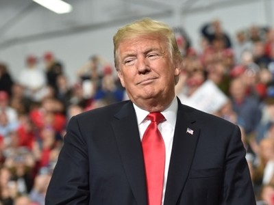 Trump tại cuộc mít tinh với người ủng hộ đảng Cộng hòa tại Indiana ngày 2/11. Ảnh: AFP.