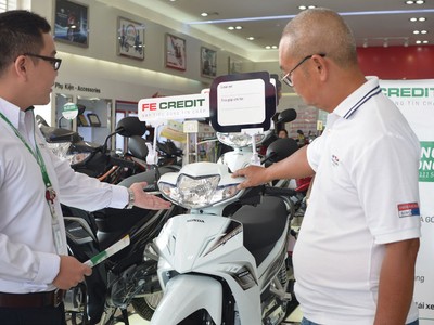 Đóng góp của công ty tài chính vào lợi nhuận ngân hàng mẹ đang suy giảm.