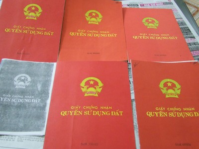 Đối với sổ đỏ, việc cho thuê là vô nghĩa bởi quyền tài sản này gắn liền với nhân thân.