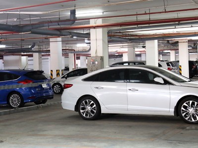 Theo quy định mới, giá giữ ôtô ở các chung cư có thể tăng gấp 5 lần so với trước. Ảnh: Hữu Nguyên.