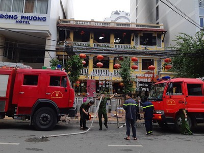 Hiện trường vụ cháy nhà hàng ở phố tây Nha Trang sáng 30/11.