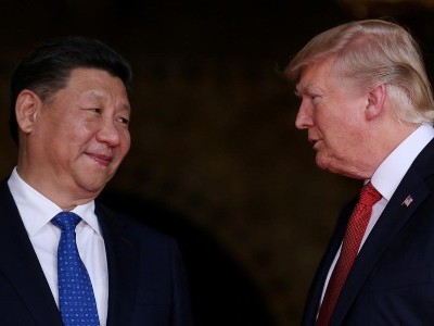 Ông Trump và ông Tập gặp nhau tại Florida, Mỹ tháng 4 năm ngoái. Ảnh: Reuters.