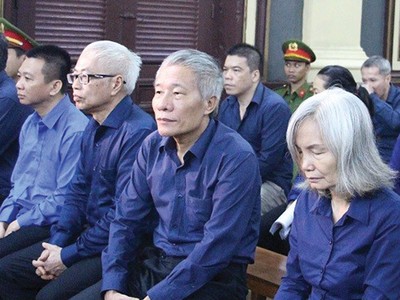 Lỗ nhưng vẫn chia cổ tức khiến tình hình tài chính DongA Bank vốn xấu lại càng xấu thêm