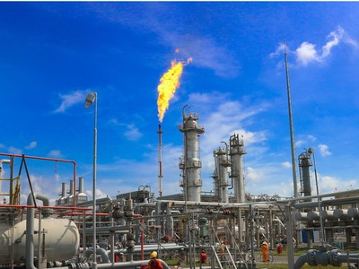 Doanh nghiệp dầu khí lao đao theo giá dầu