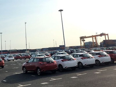 Cuối năm, doanh nghiệp giảm lượng xe nhập khẩu để cân đối cung - cầu.