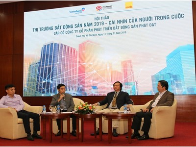 Các diễn giả chia sẻ tại hội thảo.