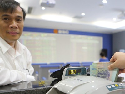 Công ty chứng khoán bước vào cuộc chiến giảm phí