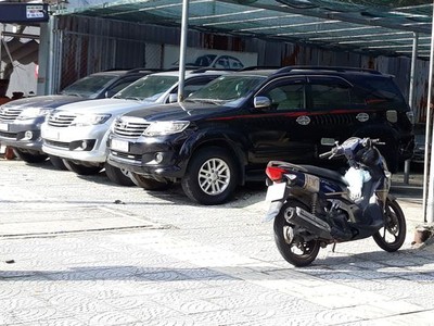 Mặc dù giá thuê xe ô tô tự lái dịp Tết tăng gấp đôi ngày thường nhưng nhiều người vẫn thuê 