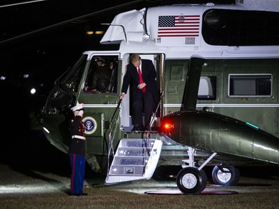Tổng thống Donald Trump quay trở lại Nhà Trắng sau khi nghỉ cuối tuần ở khu nghỉ dưỡng Mar-a-Lago ở Florida. Ảnh:Getty.