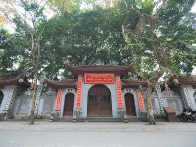 Bức tượng Phật ngồi lưng vua độc nhất Việt Nam ở Hà Nội