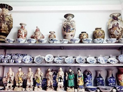 Kho đồ cổ của ông Tường với hơn 100.000 món cổ vật các thời kỳ.