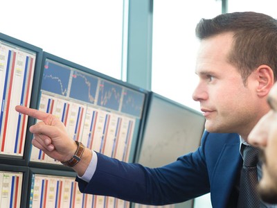 Dòng tiền đầu tư đánh cược chiến tranh thương mại sớm kết thúc