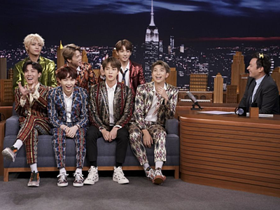 Nhóm nhạc BTS tham gia một chương trình tại Mỹ năm ngoái. Ảnh: AFP.