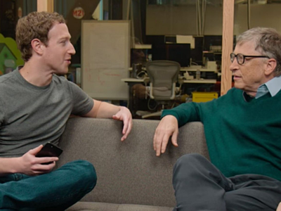 Ông chủ Facebook - Mark Zuckerberg và đồng sáng lập Microsoft - Bill Gates. Ảnh: Techtalk.