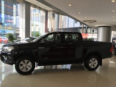 Không ít đại lý, hãng xe tuyên bố hỗ trợ phí trước bạ đối với khách hàng tối thiểu từ 30% đến hơn 50%.