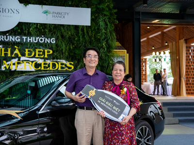 Chân dung khách hàng may mắn nhất trong chương trình “Mua nhà đẹp – Trúng xe Mercedes” do ParkCity Hanoi tổ chức.