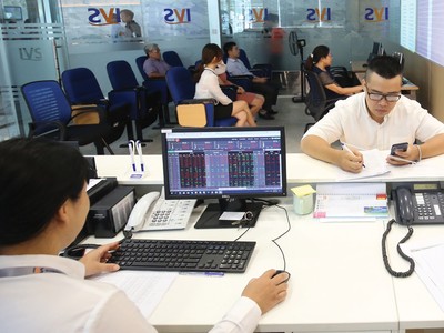 Dòng tiền chuyển dịch sang nhóm midcap