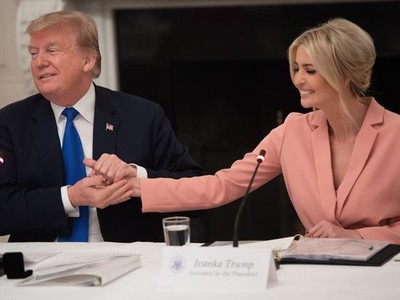 Tổng thống Donald Trump và con gái Ivanka Trump (Ảnh: AFP).