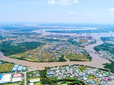 Liên tiếp đón nhận nhiều cú hích hạ tầng như mở rộng, nâng cấp đường, xây mới cầu nối, khu vực cửa ngõ Sài Gòn kết nối đến các khu đô thị vệ tinh TP.HCM chuyển mình ngày càng mạnh mẽ.