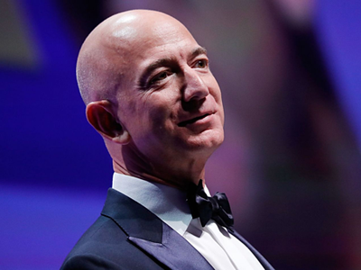 Ông chủ Amazon - Jeff Bezos hiện là người giàu nhất thế giới. Ảnh: AFP.