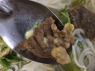 Khẩu phần ăn mà công nhân nhà máy phản án không đảm bảo chất lượng.