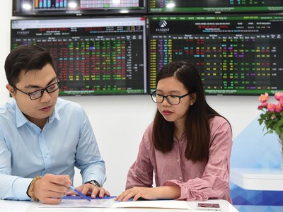 Giải mã cổ phiếu lệch pha kết quả doanh nghiệp