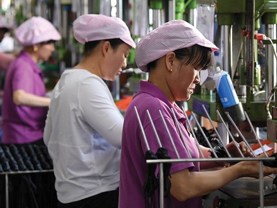 Trái ngược bức tranh lợi nhuận doanh nghiệp Mỹ - Trung