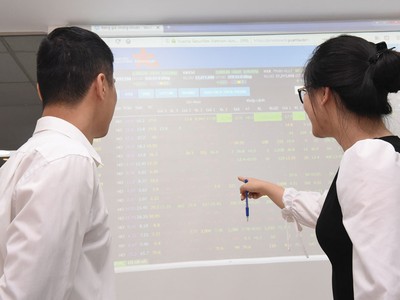 Áp lực rút ròng vẫn đang hiện hữu.