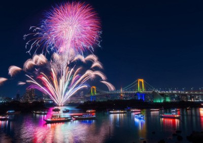 Các nghệ sĩ biểu diễn trong chương trình "Vũ điệu Ánh Dương". Ảnh: VGP/Lưu Hương.