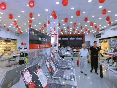 Bán hàng xuyên biên giới là một trong những mảng kinh doanh mới mà FPT Retail đang thử nghiệm nhằm mở rộng dư địa tăng trưởng.