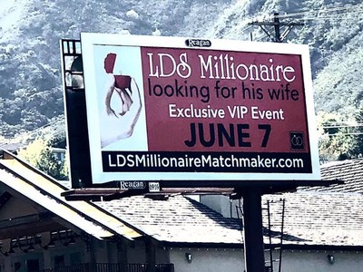 Biển quảng cáo tuyển vợ của vị triệu phú giấu tên trên xa lộ bang Utah. Ảnh: Elle.