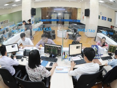 Quốc hội sốt ruột khi thị trường chứng khoán chậm lớn