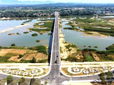 Cầu 650 tỷ đồng bắc qua sông Trà Khúc thông xe